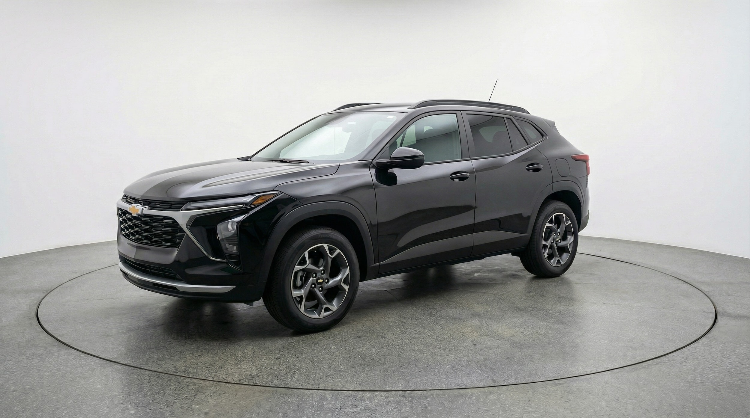 Thumbnail: 2025 Chevrolet Trax - 3