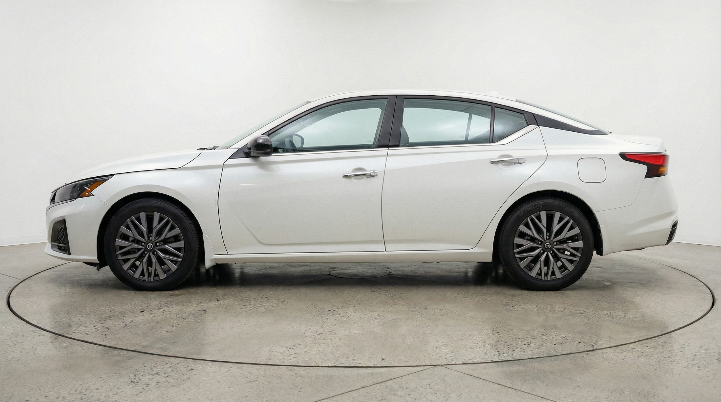 Thumbnail: 2025 Nissan Altima - 4