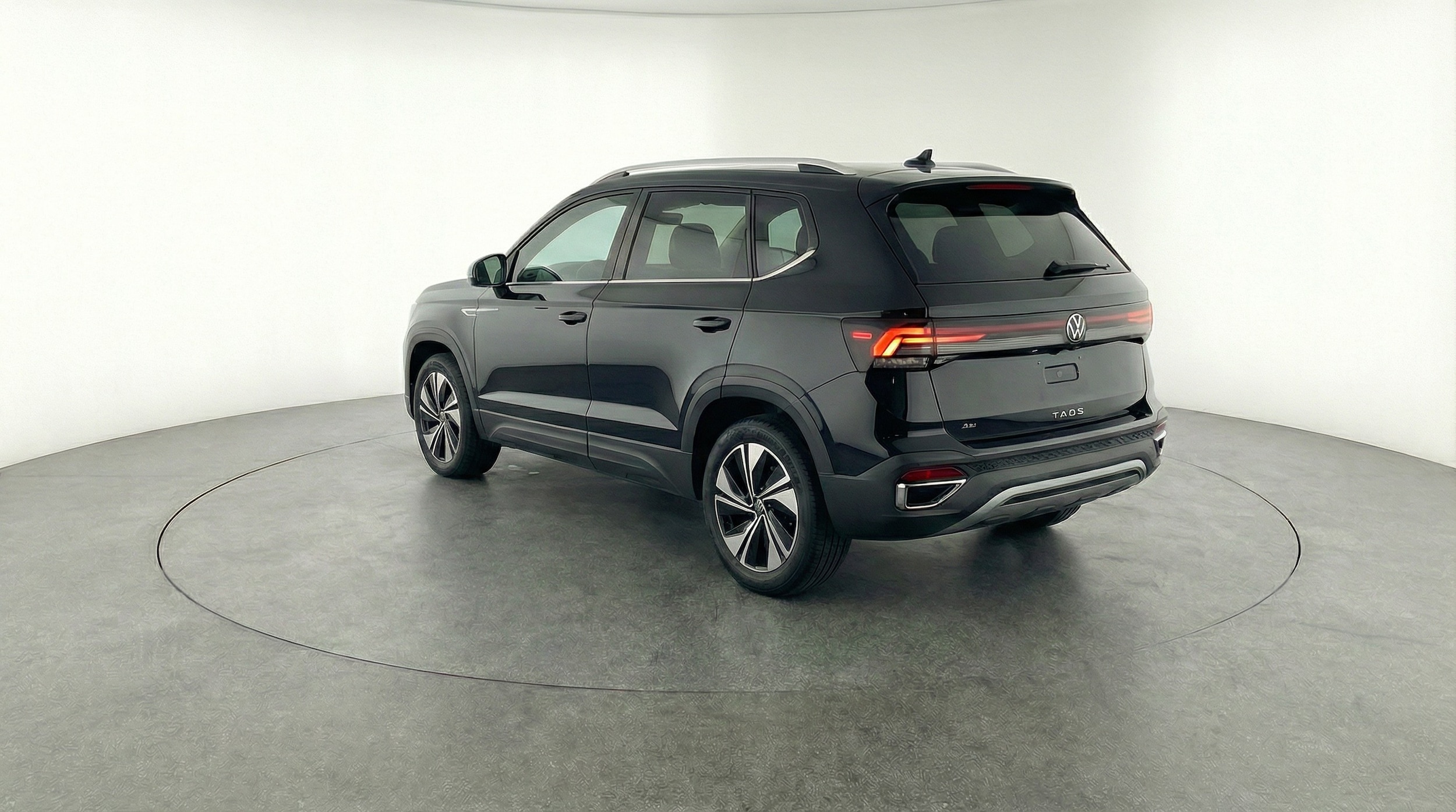 Thumbnail: 2025 Volkswagen Taos - 5