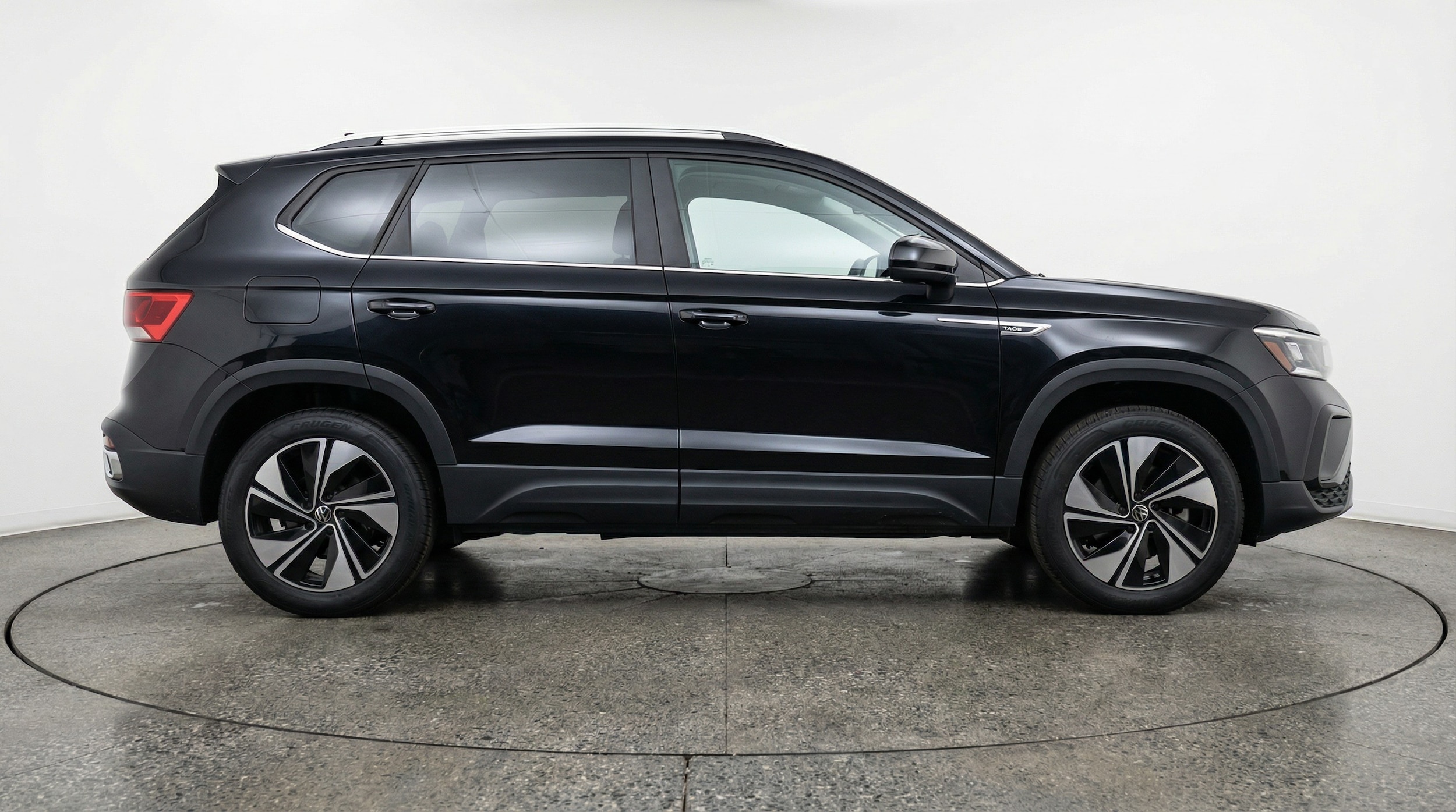 Thumbnail: 2025 Volkswagen Taos - 8