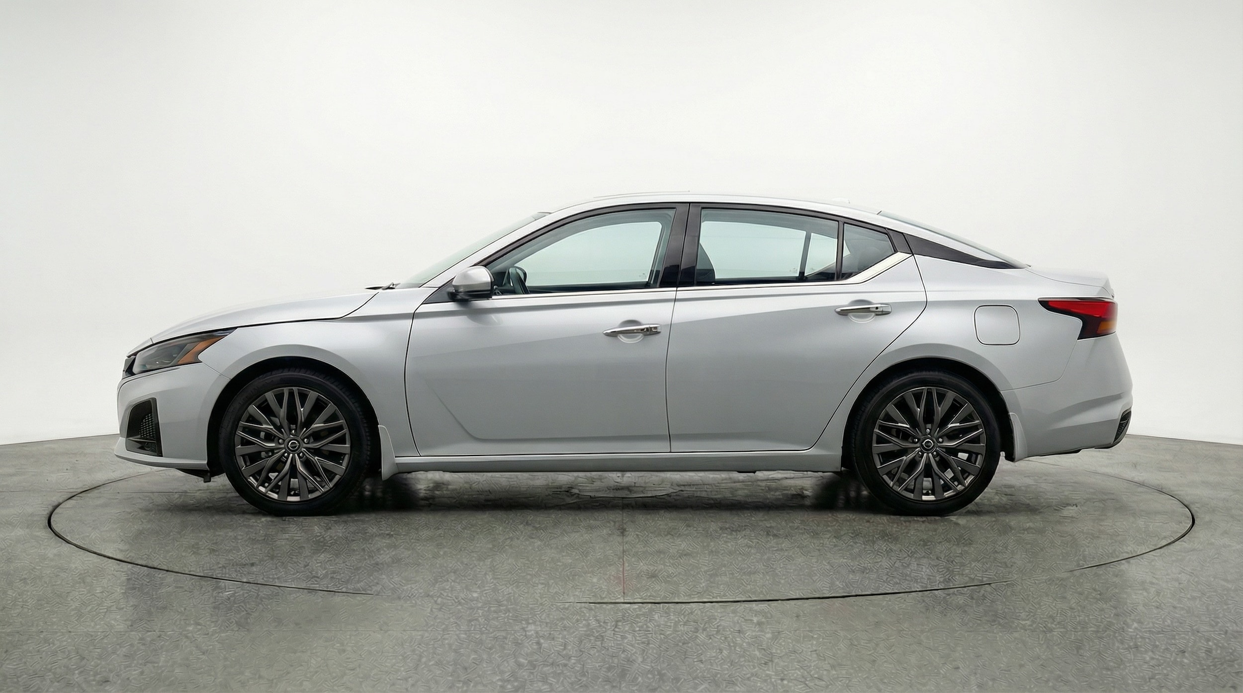 Thumbnail: 2025 Nissan Altima - 4