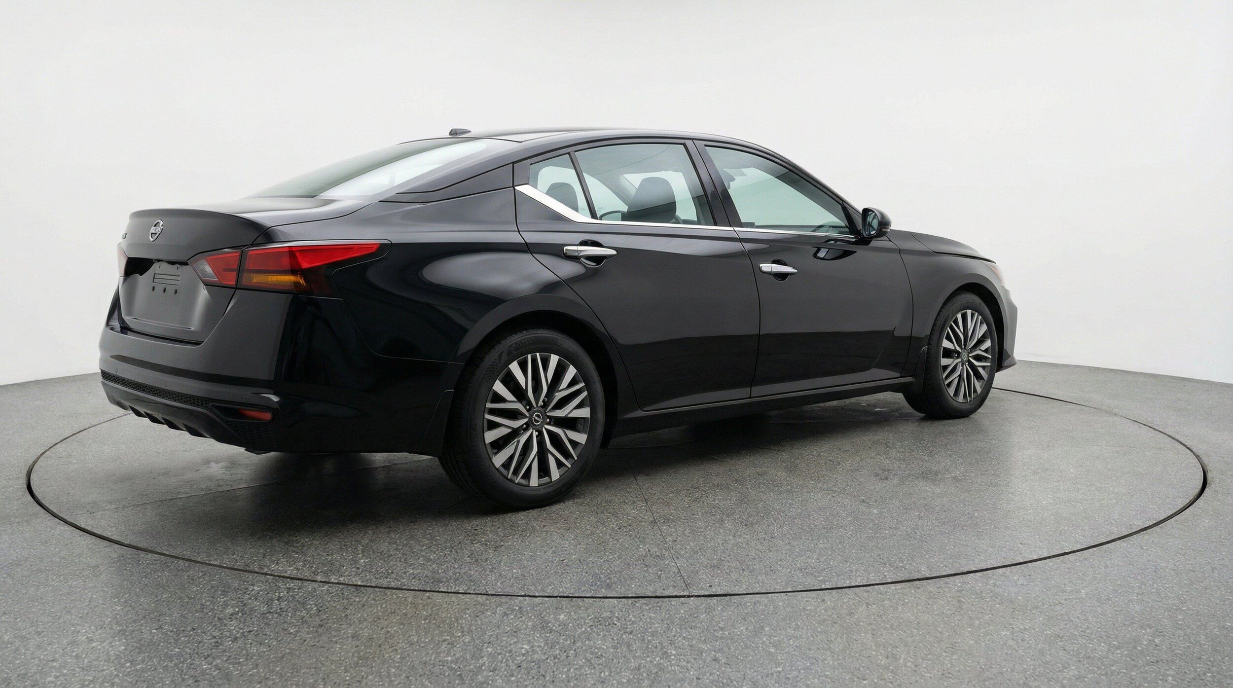 Thumbnail: 2025 Nissan Altima - 9