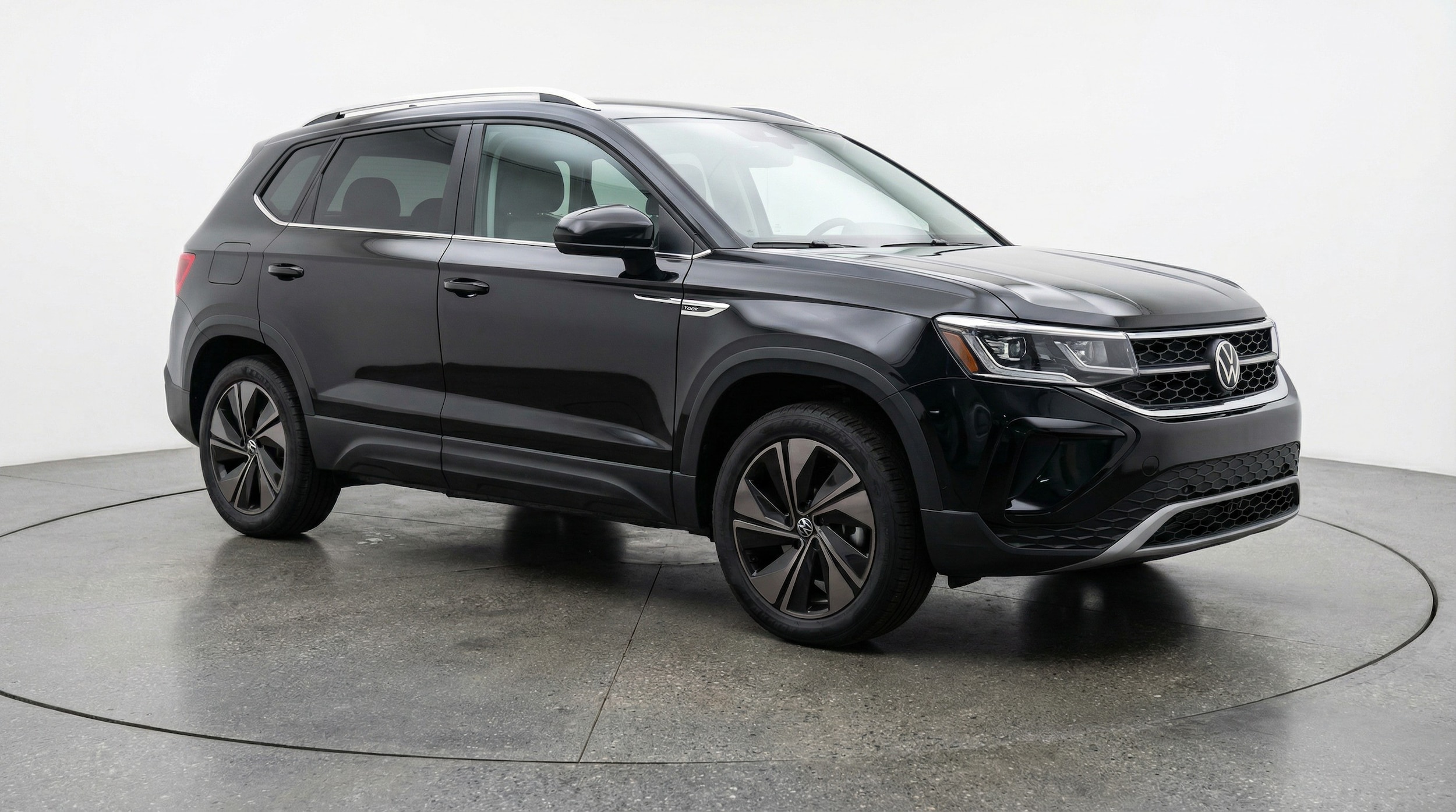 Thumbnail: 2025 Volkswagen Taos - 1