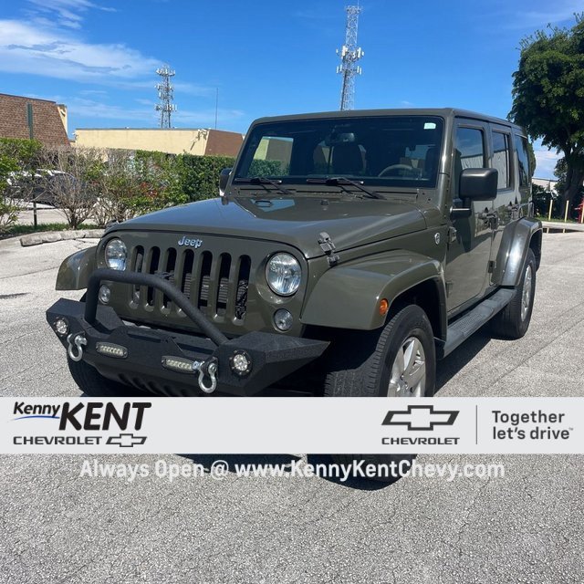 2015 Jeep Wrangler Unlimited Sahara photo 2
