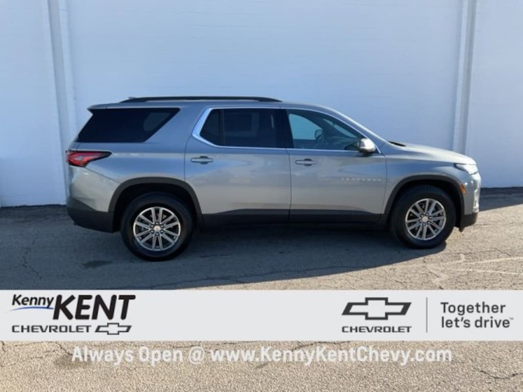 Used 2023 Chevrolet Traverse LT Cloth SUV
