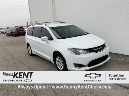 2020 Chrysler Pacifica Touring L Van Passenger Van