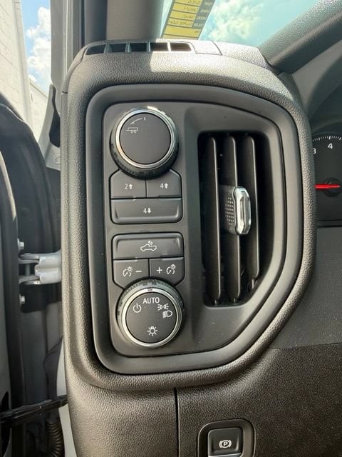 2025 Chevrolet Silverado 2500HD Custom - Photo 32