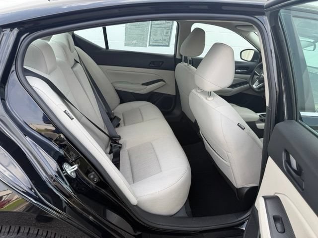 2025 Nissan Altima SV - Photo 11
