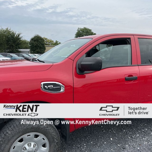 2022 Nissan Titan S photo 2