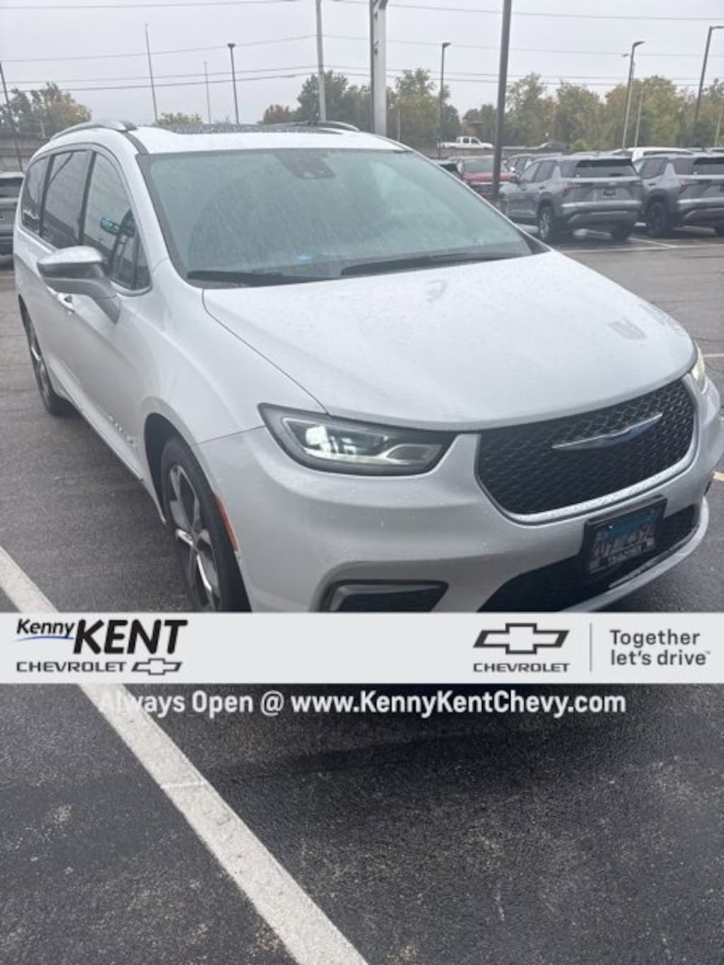 Used 2022 Chrysler Pacifica Pinnacle Van Passenger Van