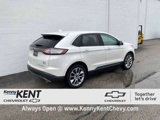 2016 Ford Edge Titanium photo 2