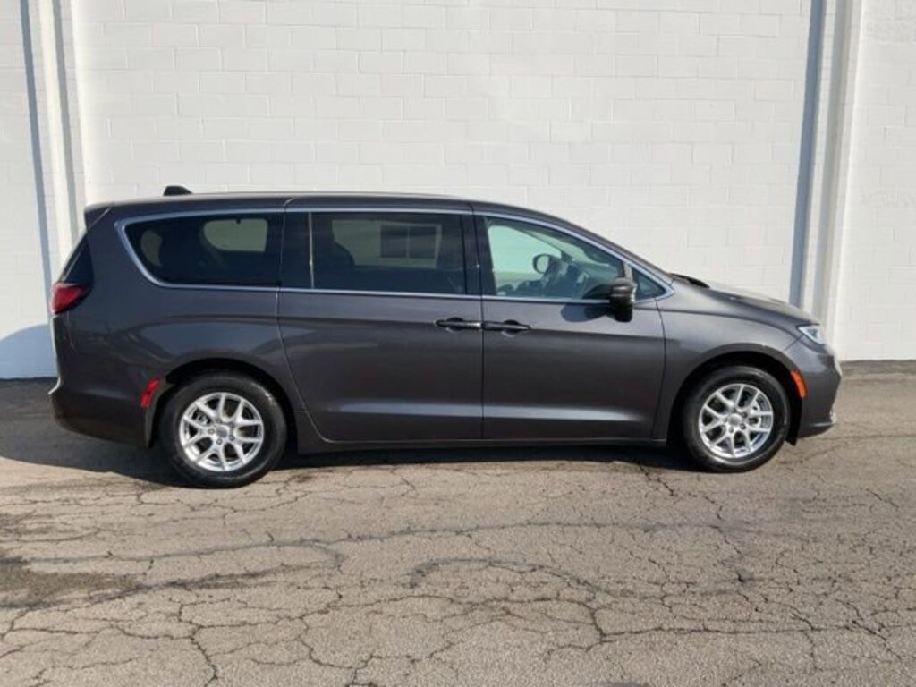 Used 2023 Chrysler Pacifica Touring L Van Passenger Van