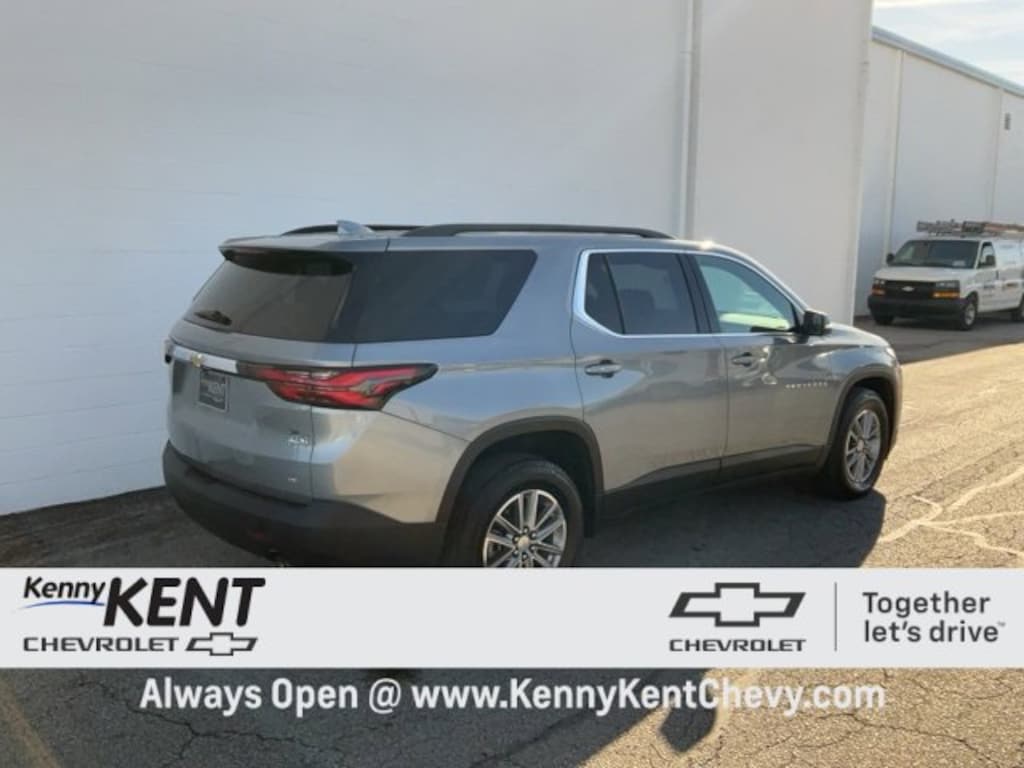Used 2023 Chevrolet Traverse LT Cloth SUV