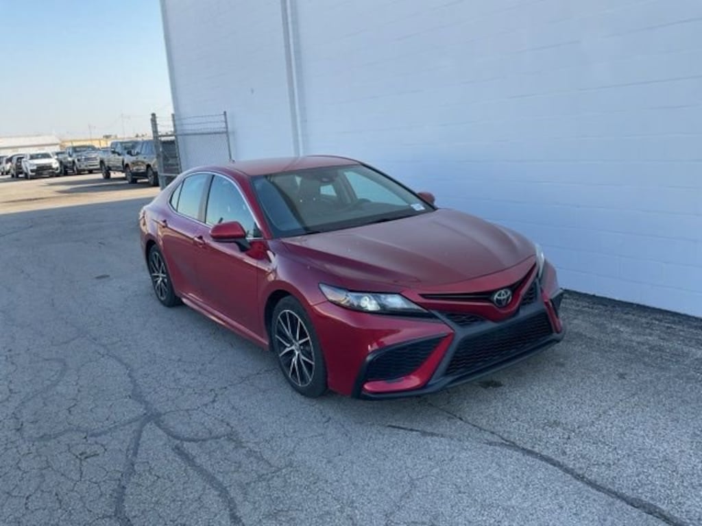 Used 2021 Toyota Camry SE Sedan