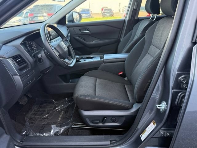 2025 Nissan Rogue SV - Photo 23