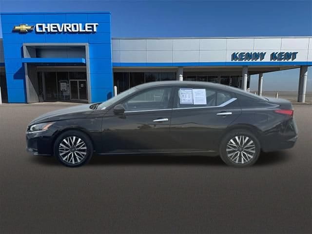 2025 Nissan Altima SV - Photo 28