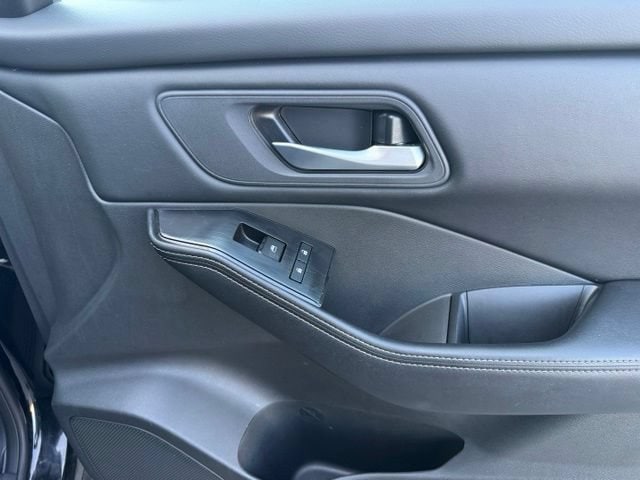 2025 Nissan Rogue SV - Photo 19