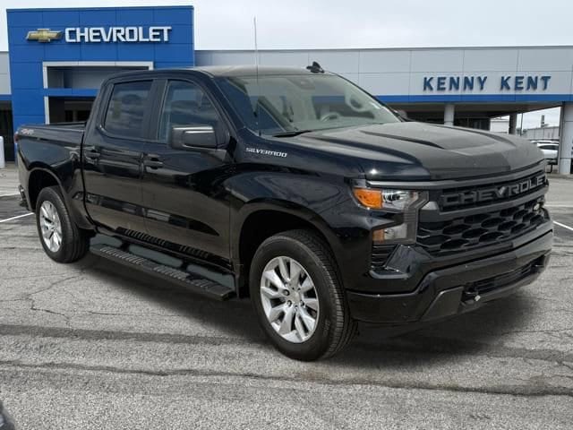 2023 Chevrolet Silverado 1500 Custom 4X4 Crew Cab Short Box's photo