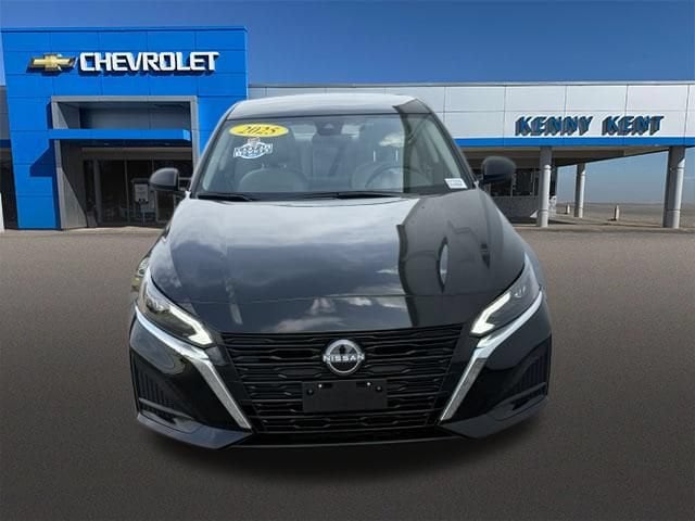 2025 Nissan Altima SV - Photo 7
