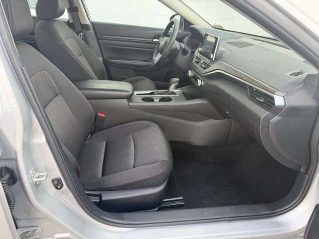 2025 Nissan Altima SV - Photo 16