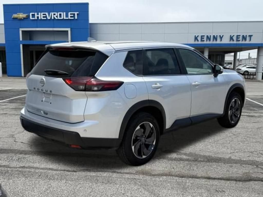 Used 2025 Nissan Rogue SV FWD SUV