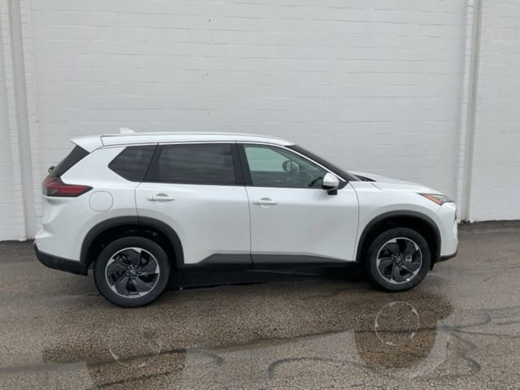 Used 2025 Nissan Rogue SV FWD SUV