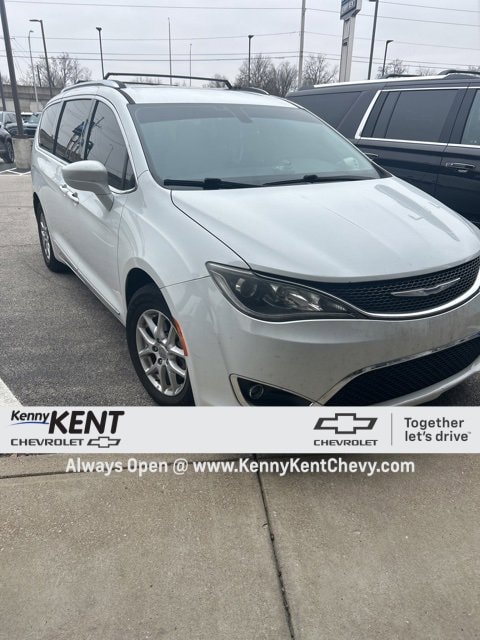 2020 Chrysler Pacifica Touring L's photo