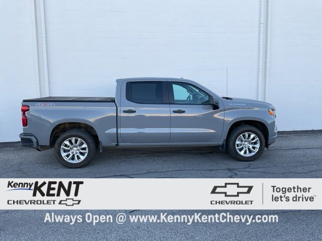2024 Chevrolet Silverado 1500 Custom photo 3