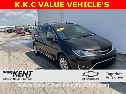 2018 Chrysler Pacifica Touring L Van