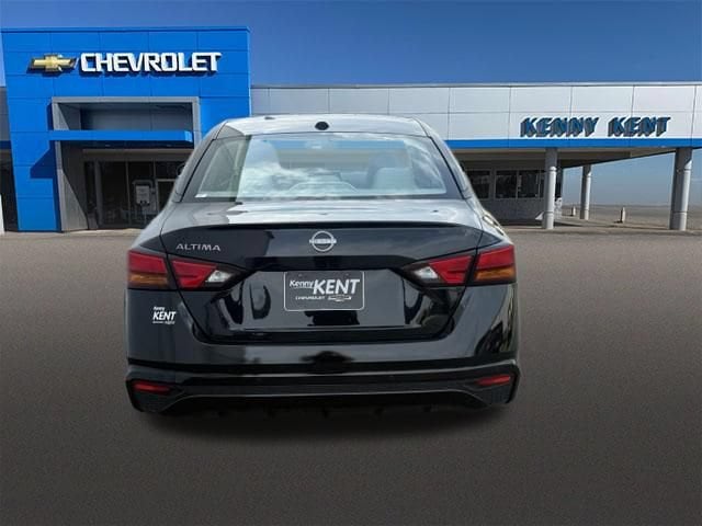 2025 Nissan Altima SV - Photo 8