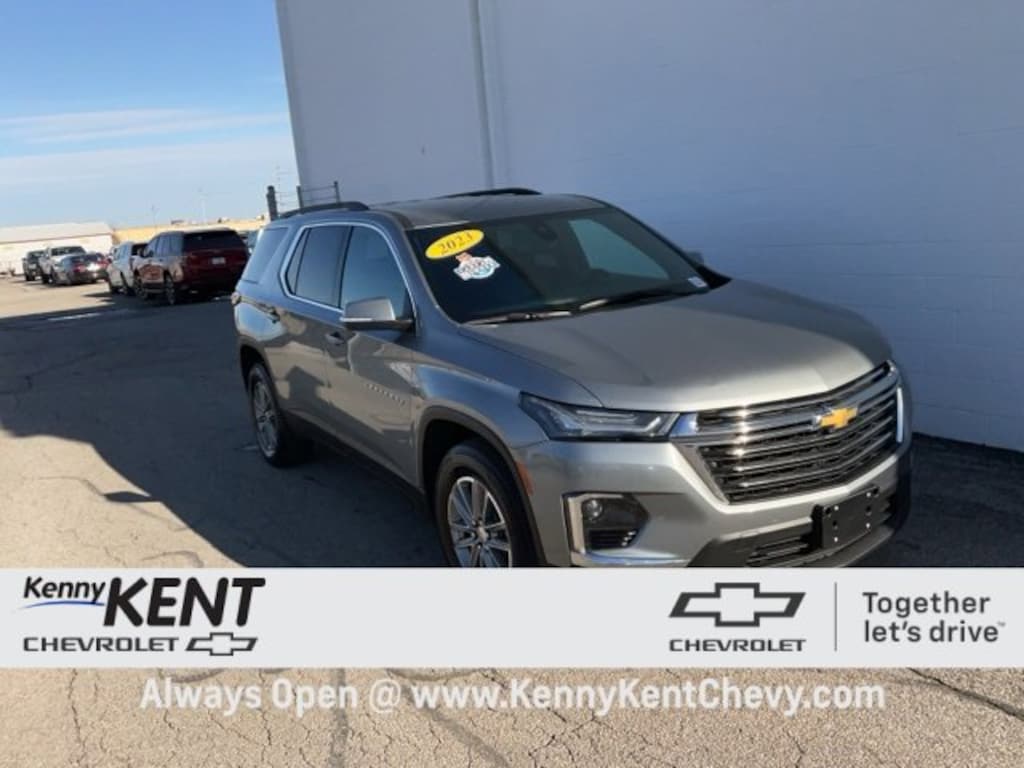 Used 2023 Chevrolet Traverse LT Cloth SUV
