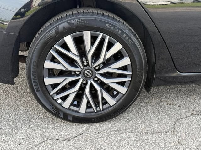 2025 Nissan Altima SV - Photo 10