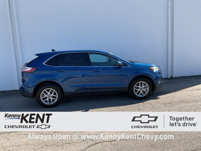 2021 Ford Edge SEL photo 2