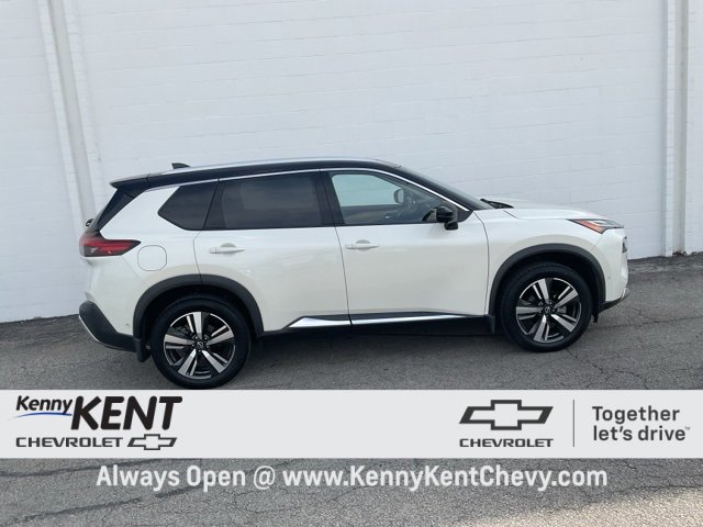 2022 Nissan Rogue Platinum AWD photo 2