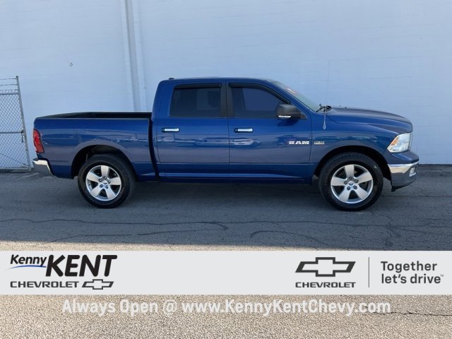 2009 Dodge Ram SLT photo 2