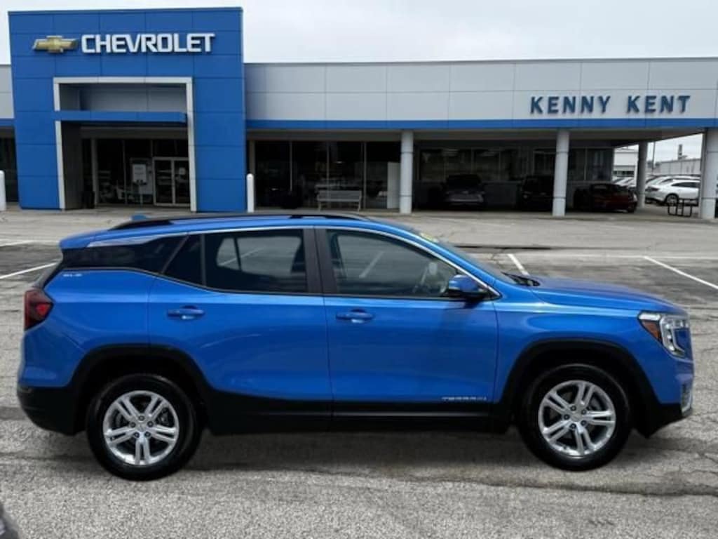 Used 2024 GMC Terrain SLE SUV