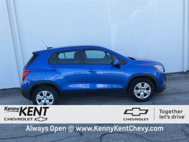 2016 Chevrolet Trax LS photo 2