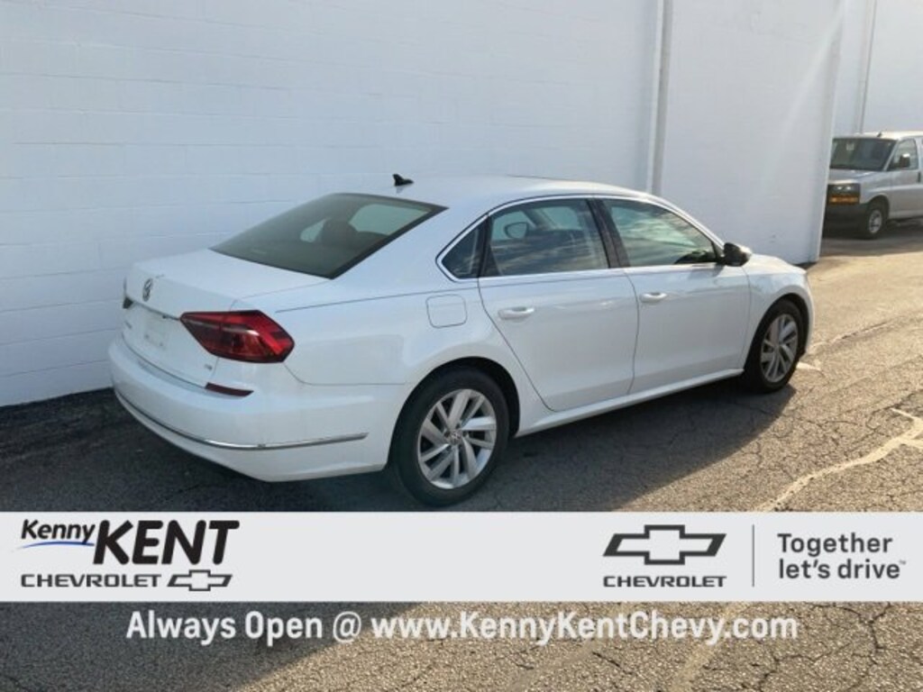 Used 2018 Volkswagen Passat 2.0T SE Sedan