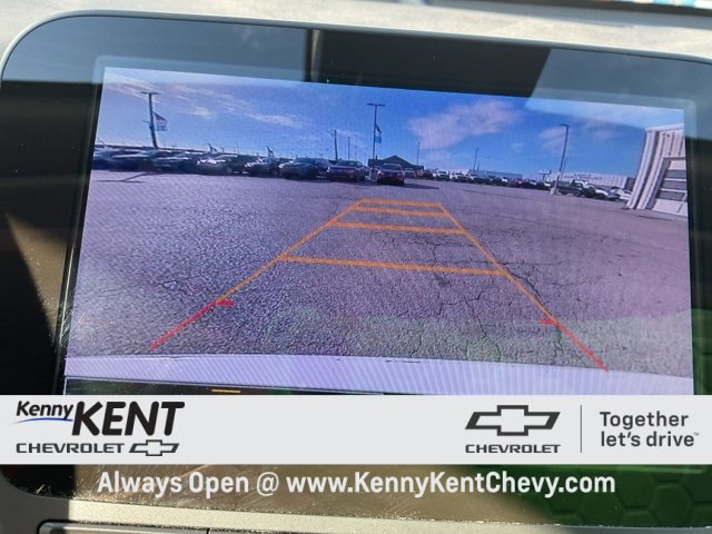 2024 Chevrolet Malibu 1LT photo 2