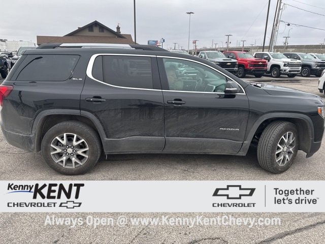 2023 GMC Acadia SLE's photo