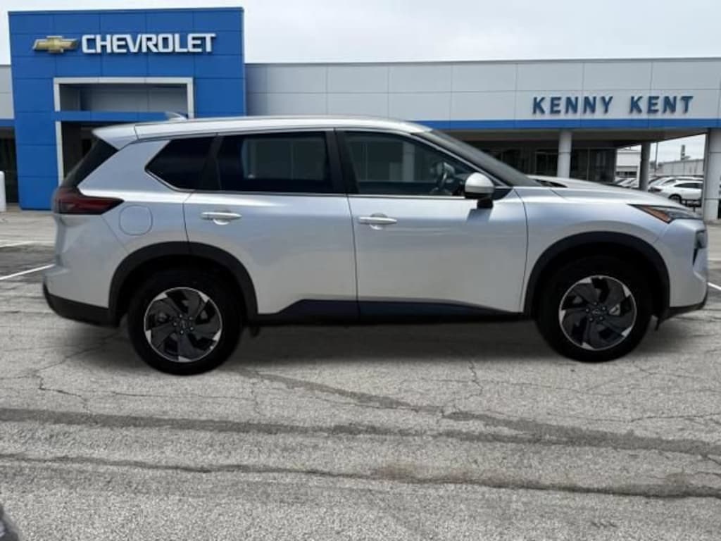 Used 2025 Nissan Rogue SV FWD SUV