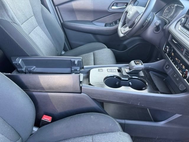 2025 Nissan Rogue SV - Photo 17