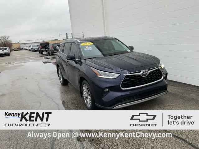 2021 Toyota Highlander Platinum's photo
