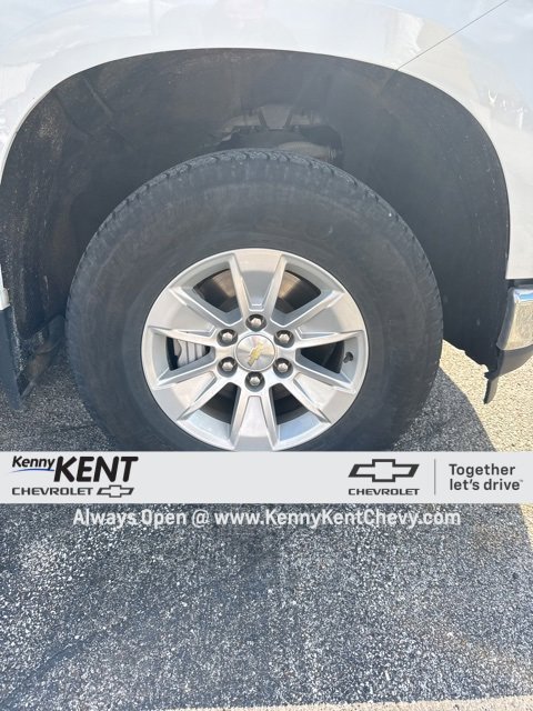 2021 Chevrolet Silverado 1500 photo 2