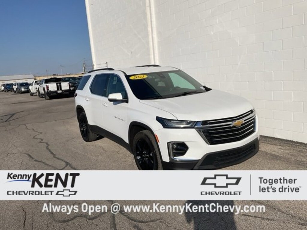 Used 2023 Chevrolet Traverse LT Cloth SUV