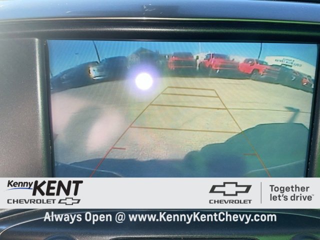 2018 Chevrolet Silverado 1500 LT photo 2