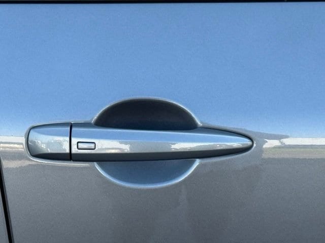2025 Nissan Rogue SV - Photo 15