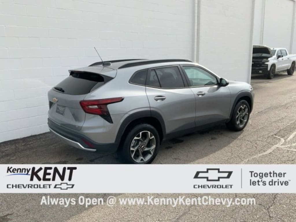 Used 2025 Chevrolet Trax LT SUV