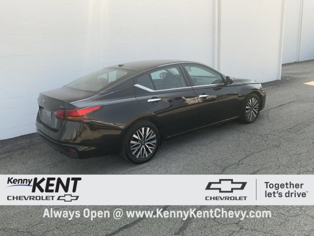 2023 Nissan Altima 2.5 SV photo 3