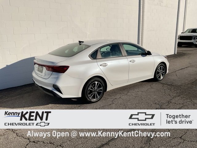 2024 Kia Forte LXS photo 4